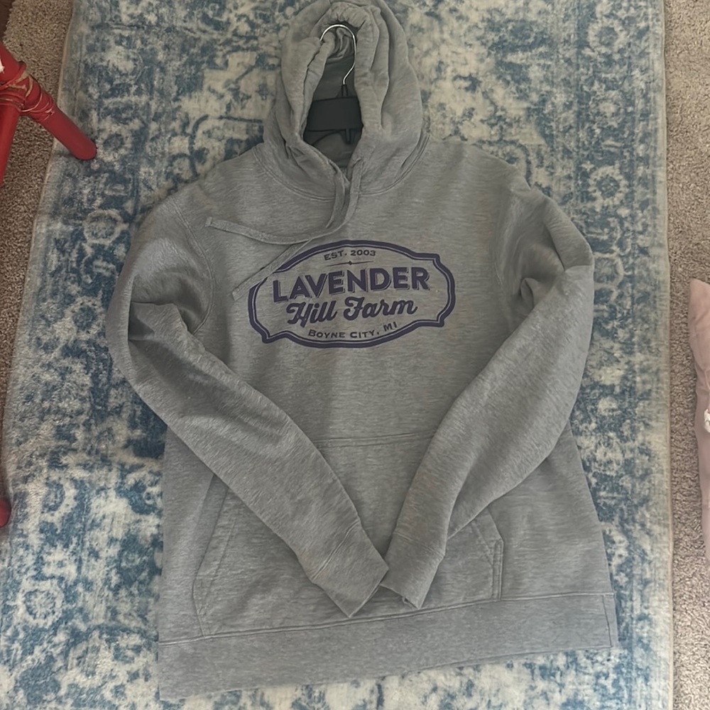 Lavender Hill Farm hoodie Size M